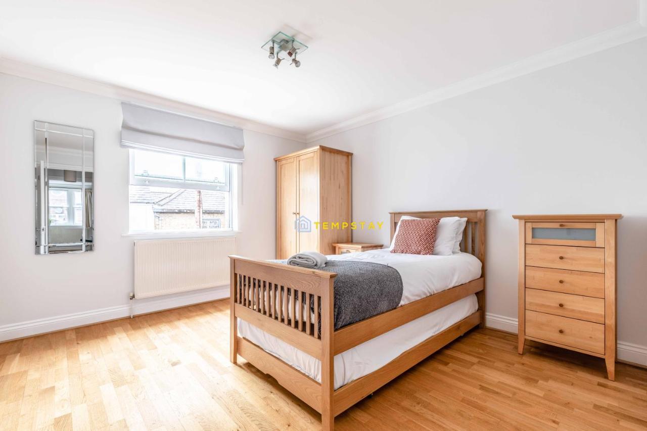 Perfect Spot In Central Windsor & Free Parking! Eksteriør billede